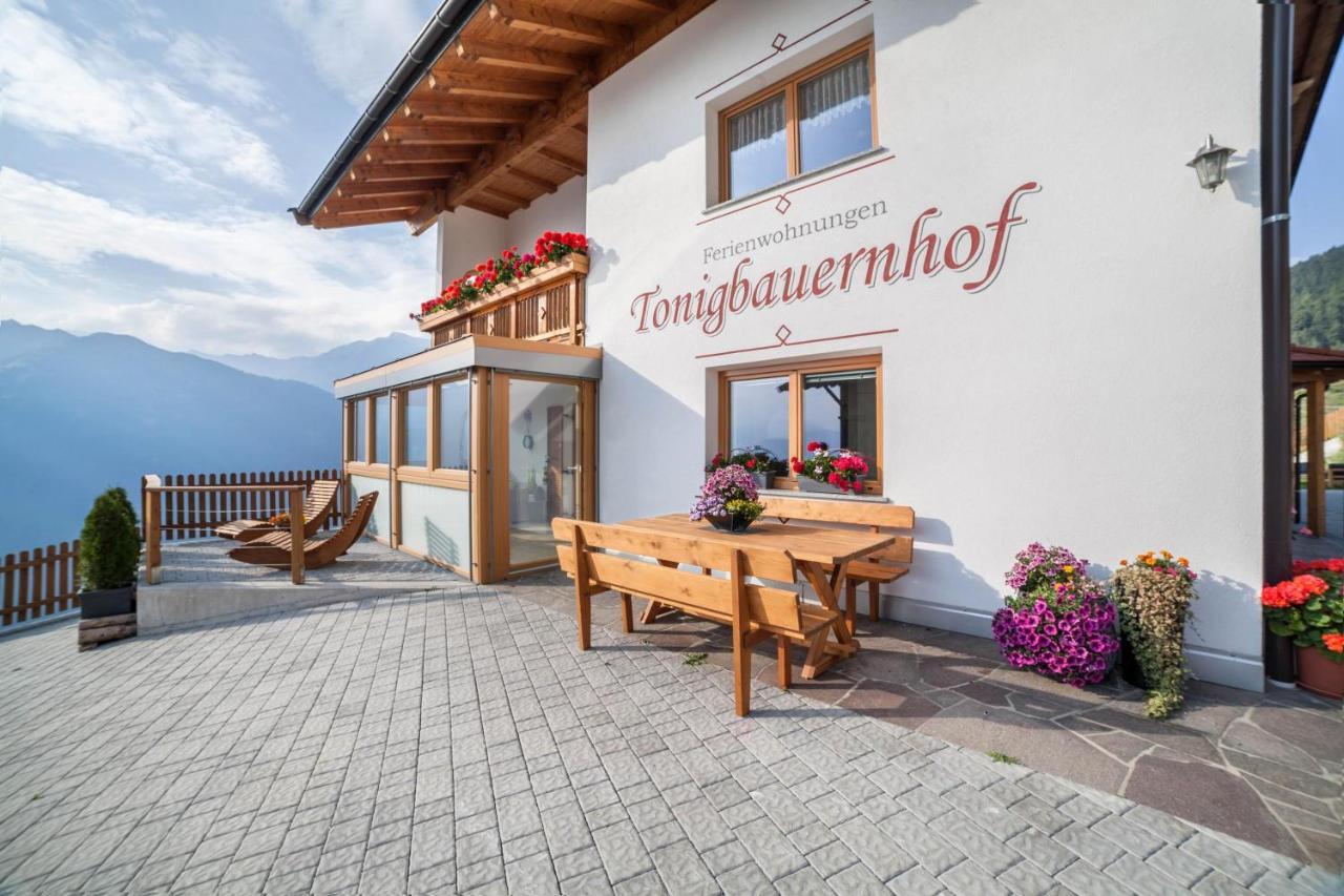 Tonigbauernhof Blumenwiese Scena Exterior foto